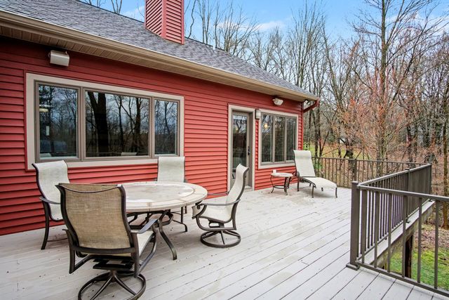 8421 Squires Street NE, Rockford, MI 49341
