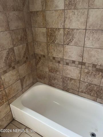 10255 SWARTHMORE Drive, Jacksonville, FL 32218