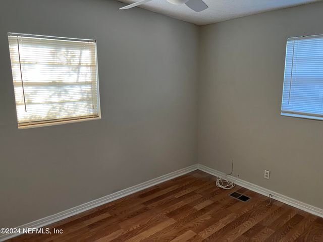 10255 SWARTHMORE Drive, Jacksonville, FL 32218