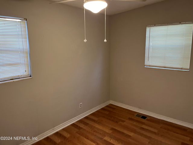 10255 SWARTHMORE Drive, Jacksonville, FL 32218