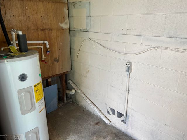 10255 SWARTHMORE Drive, Jacksonville, FL 32218