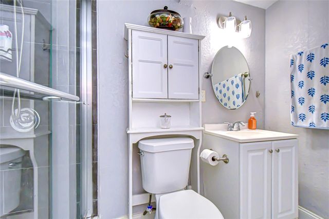 8302 N EDISON AVENUE, Tampa, FL 33604