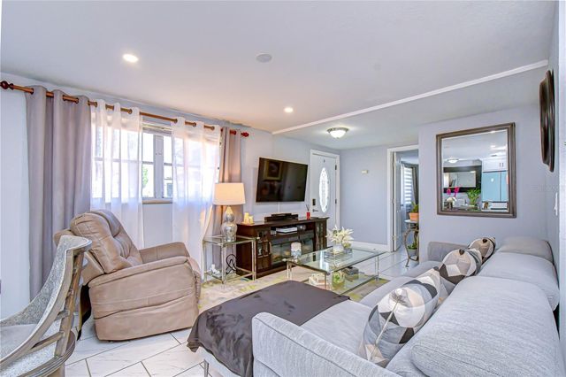 8302 N EDISON AVENUE, Tampa, FL 33604