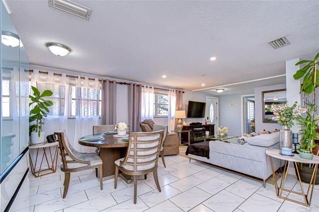 8302 N EDISON AVENUE, Tampa, FL 33604