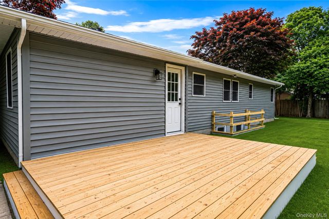 11 Mayfield, Mastic Beach, NY 11951