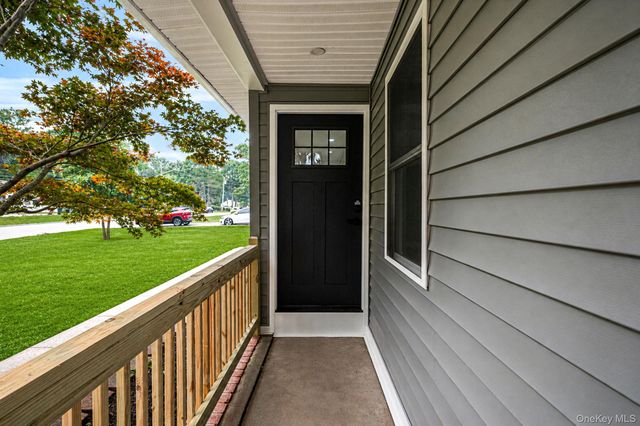 11 Mayfield, Mastic Beach, NY 11951