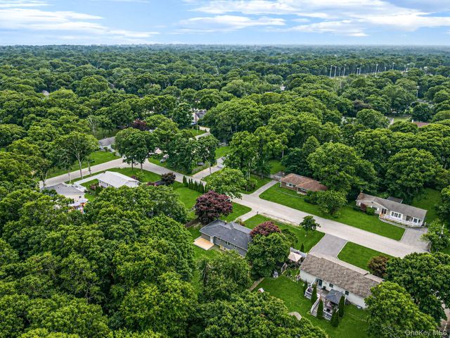 11 Mayfield, Mastic Beach, NY 11951