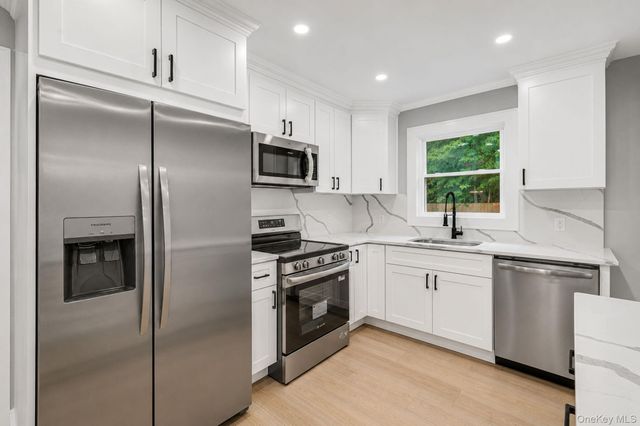 11 Mayfield, Mastic Beach, NY 11951