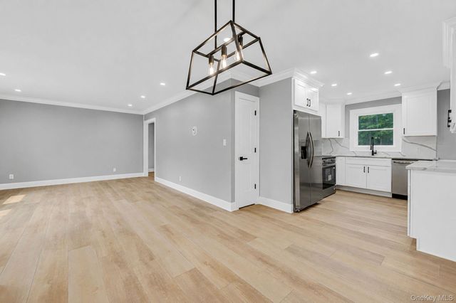 11 Mayfield, Mastic Beach, NY 11951