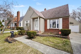 151 Commonwealth Avenue, Flint, MI 48503