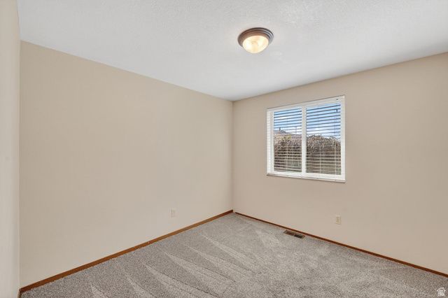 780 W 2250 S, Woods Cross, UT 84087