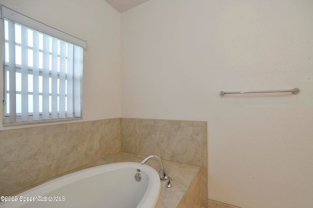 117 Lancha Circle 201, Satellite Beach, FL 32937