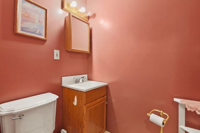 2 Hingham Road, Worcester, MA 01606