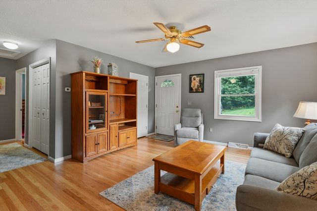 2 Hingham Road, Worcester, MA 01606