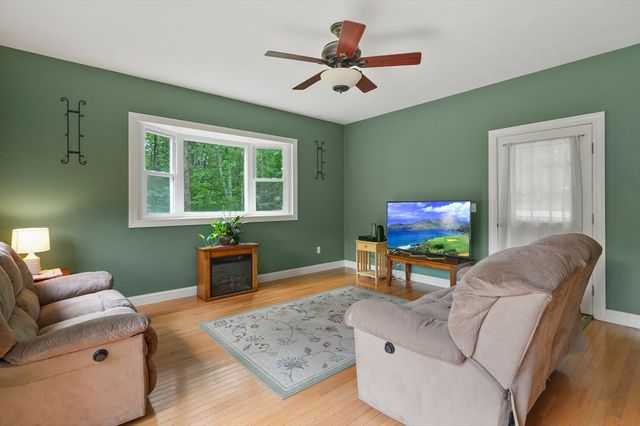 2 Hingham Road, Worcester, MA 01606