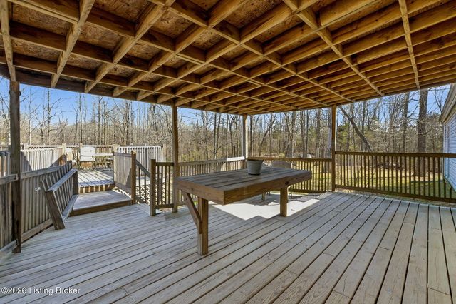 320 Johnnie Pack Rd, Brandenburg, KY 40108