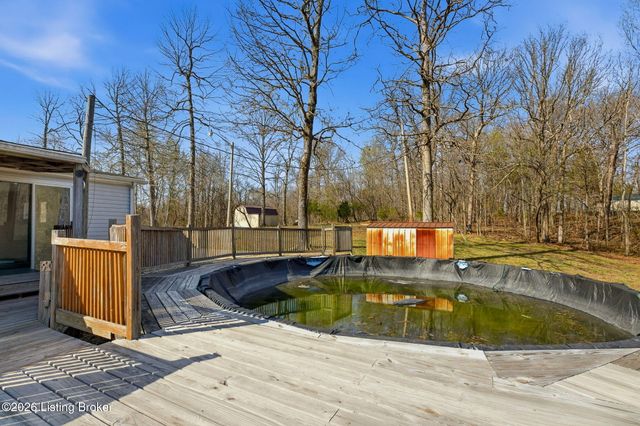 320 Johnnie Pack Rd, Brandenburg, KY 40108