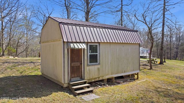 320 Johnnie Pack Rd, Brandenburg, KY 40108