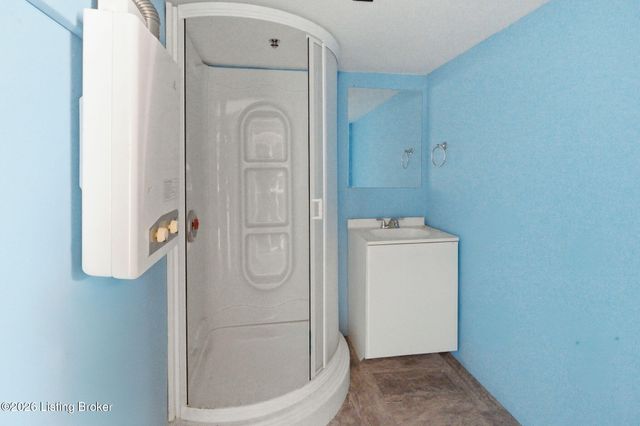 320 Johnnie Pack Rd, Brandenburg, KY 40108