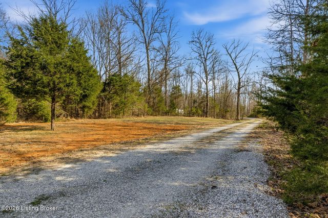 320 Johnnie Pack Rd, Brandenburg, KY 40108