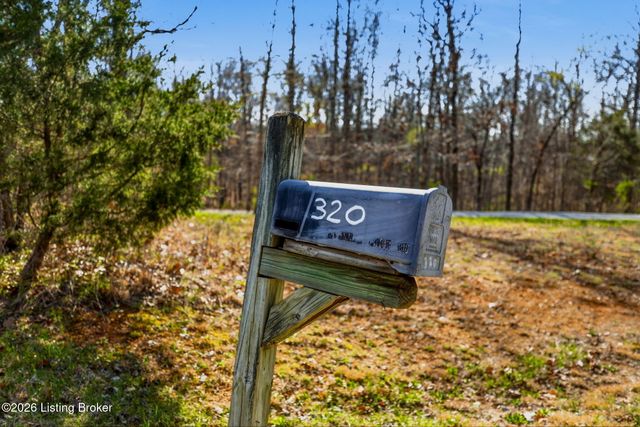 320 Johnnie Pack Rd, Brandenburg, KY 40108