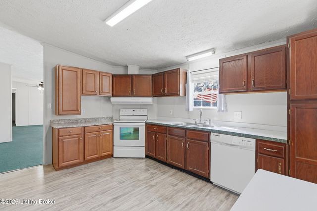 320 Johnnie Pack Rd, Brandenburg, KY 40108