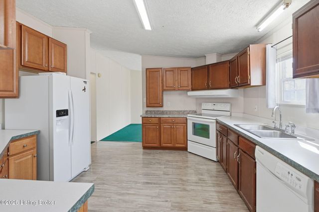 320 Johnnie Pack Rd, Brandenburg, KY 40108