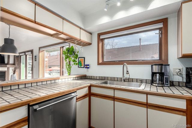 704 N Pearl Street 210, Denver, CO 80203