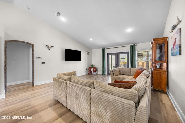 3808 FALCON CREST Drive, Green Cove Springs, FL 32043