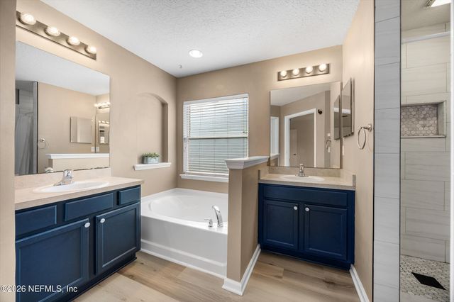 3808 FALCON CREST Drive, Green Cove Springs, FL 32043