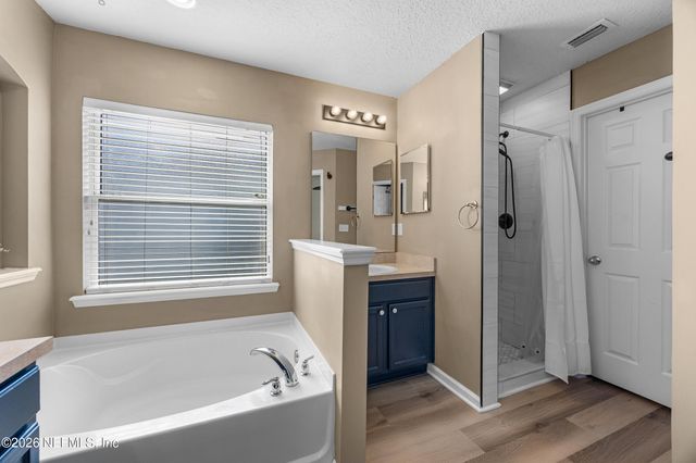 3808 FALCON CREST Drive, Green Cove Springs, FL 32043