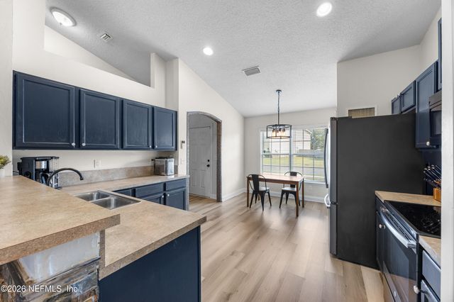 3808 FALCON CREST Drive, Green Cove Springs, FL 32043