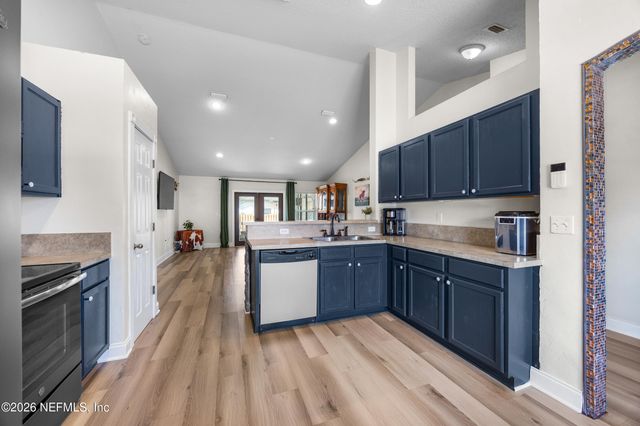 3808 FALCON CREST Drive, Green Cove Springs, FL 32043