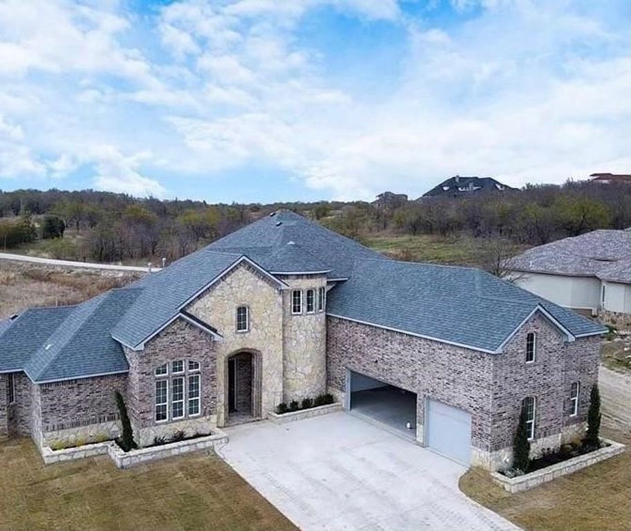 3128 Koscher Drive, Grand Prairie, TX 75104