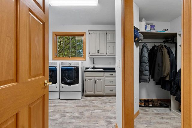 2851 GENTLE HILLS COURT, De Pere, WI 54115