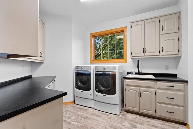 2851 GENTLE HILLS COURT, De Pere, WI 54115