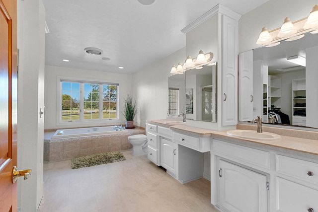 2851 GENTLE HILLS COURT, De Pere, WI 54115