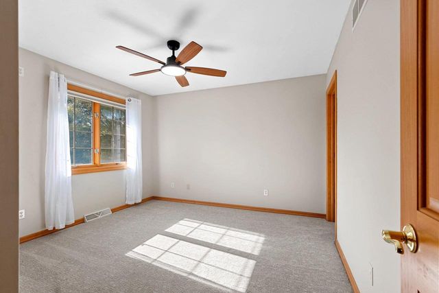 2851 GENTLE HILLS COURT, De Pere, WI 54115