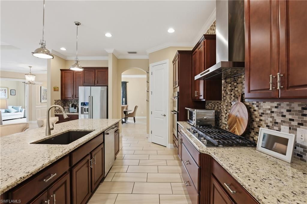 2303 Somerset PL, NAPLES, FL 34120 — exterior