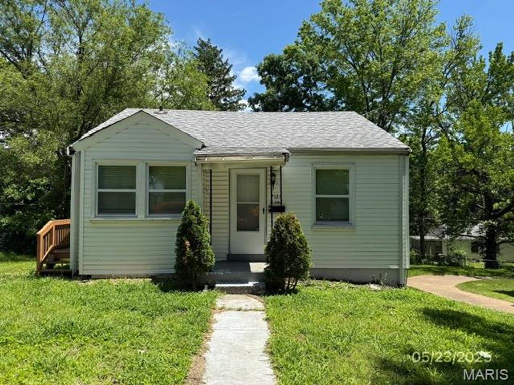 7121 Lamont Drive, St Louis, MO 63136
