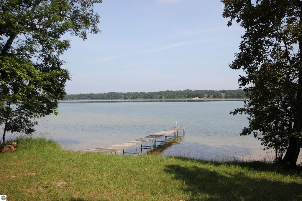 Image 11 of property listing at 0000 Deer Ridge Trail, Beulah, MI 49617