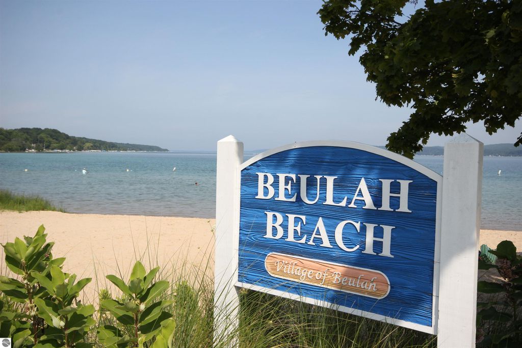 Image 15 of property listing at 0000 Deer Ridge Trail, Beulah, MI 49617