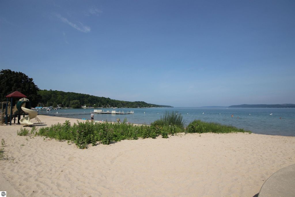 Image 17 of property listing at 0000 Deer Ridge Trail, Beulah, MI 49617