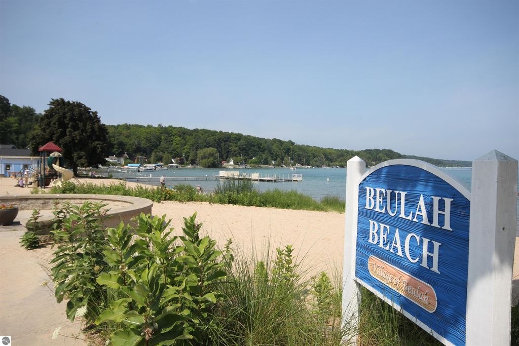 Image 19 of property listing at 0000 Deer Ridge Trail, Beulah, MI 49617