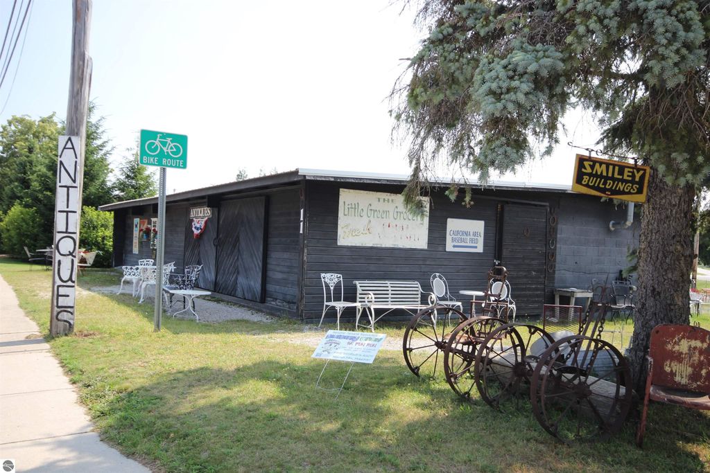 Image 29 of property listing at 0000 Deer Ridge Trail, Beulah, MI 49617