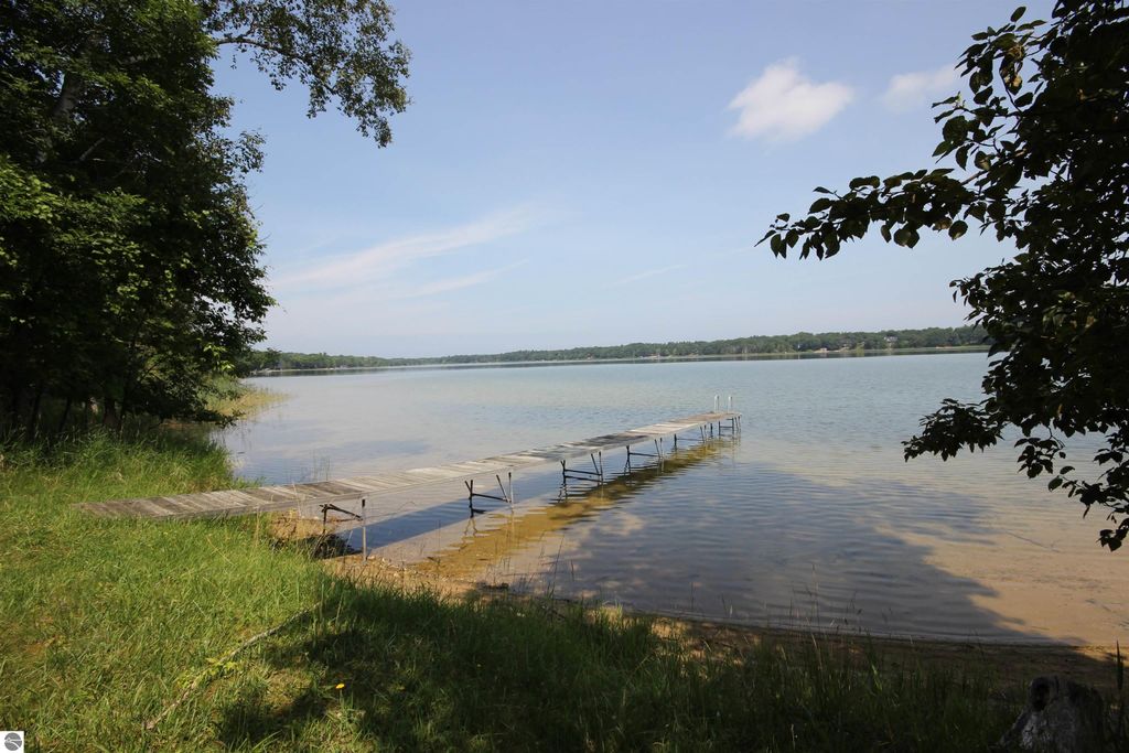 Image 7 of property listing at 0000 Deer Ridge Trail, Beulah, MI 49617
