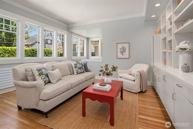 1212 21st Avenue E, Seattle, WA 98112