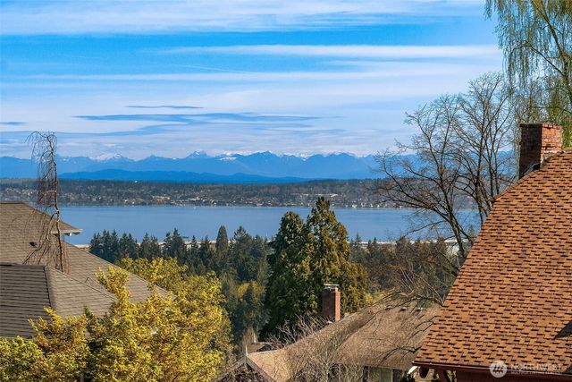 1212 21st Avenue E, Seattle, WA 98112