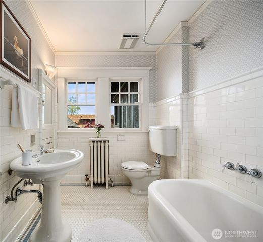 1212 21st Avenue E, Seattle, WA 98112