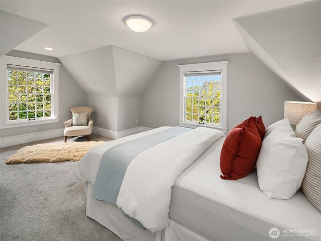 1212 21st Avenue E, Seattle, WA 98112